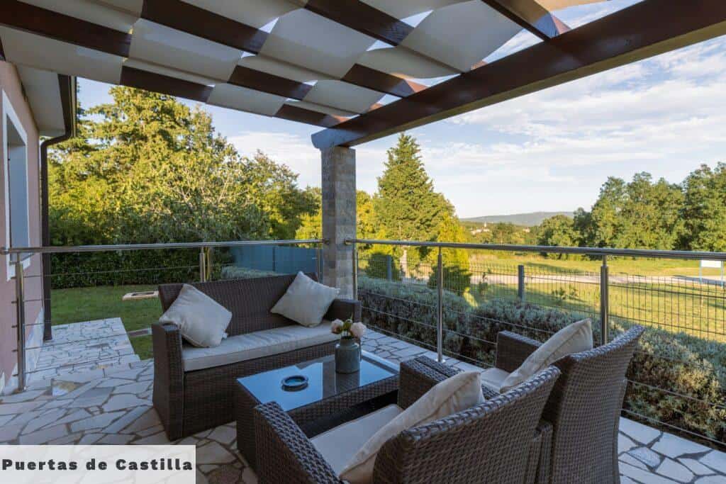 brown wicker chairs and table