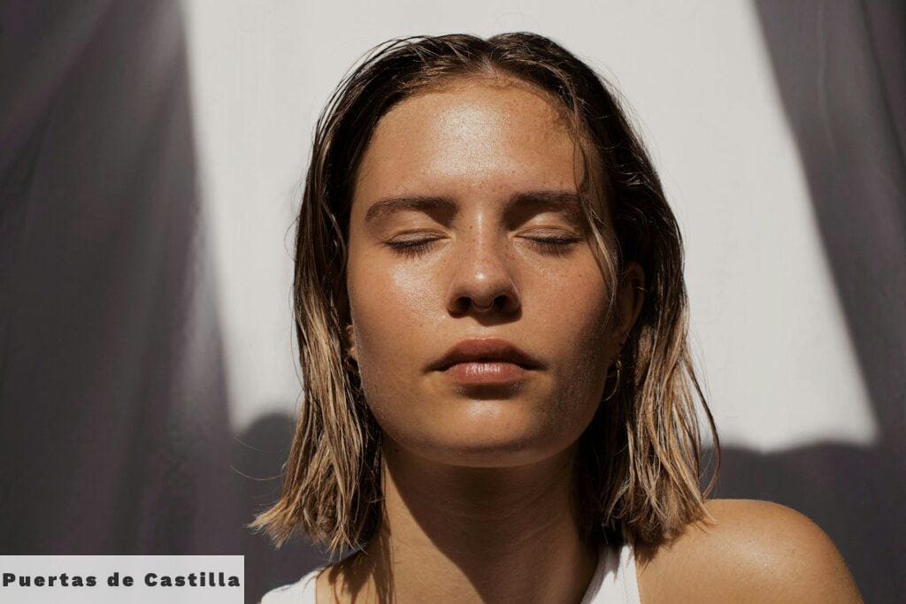 Consejos para mantener una piel radiante a pesar del sol y el calor