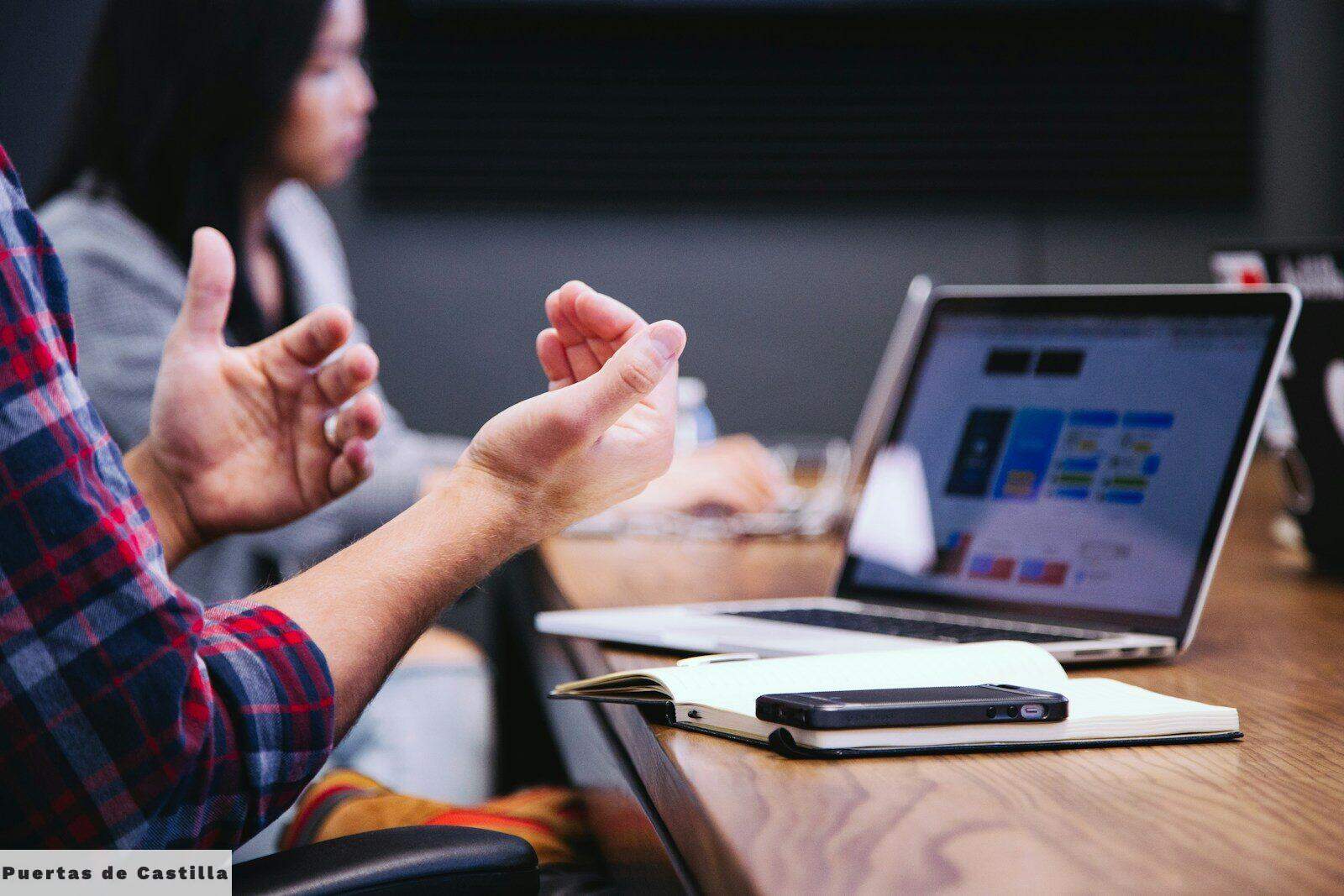 Cómo mejorar tus habilidades de comunicación en el trabajo
